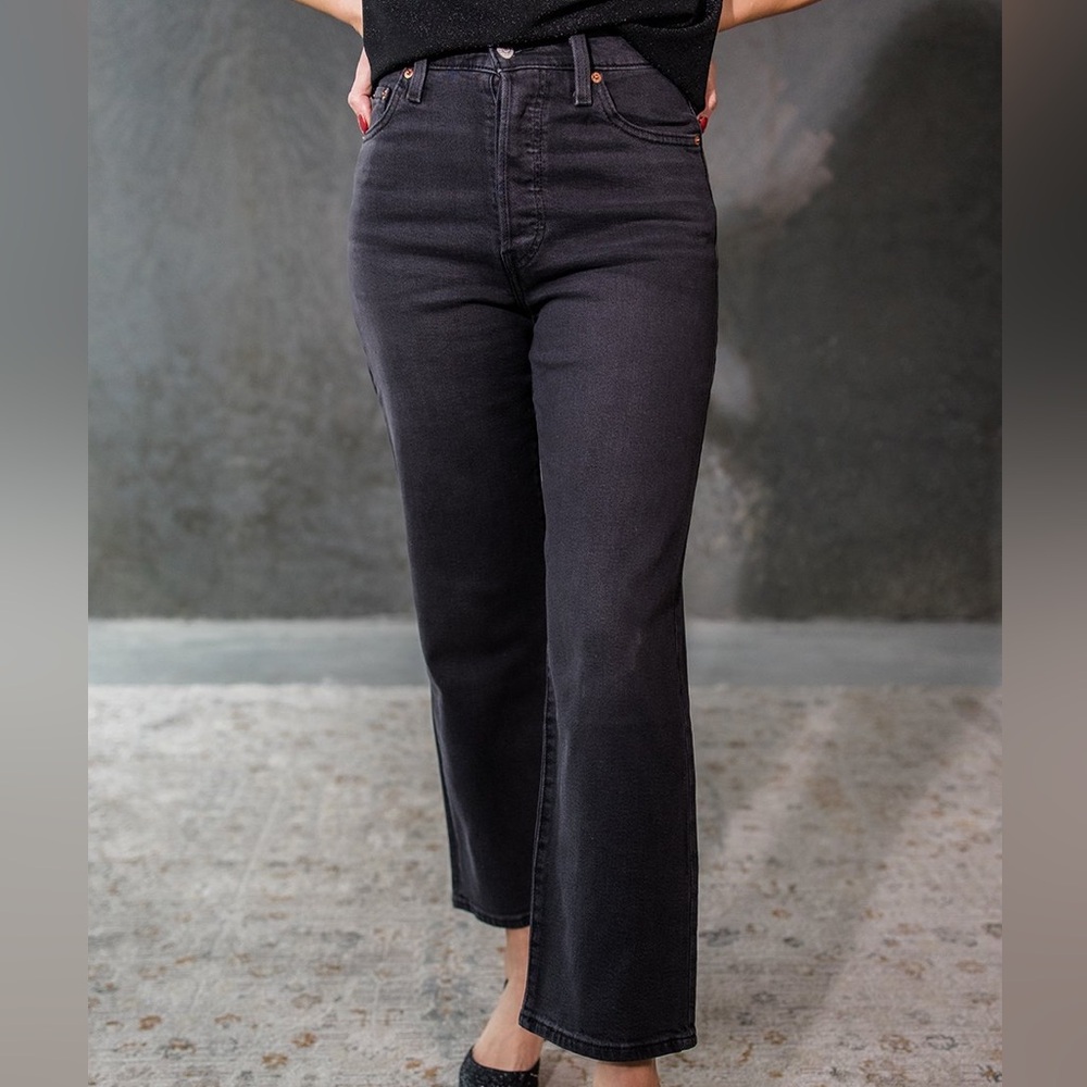 Levi’s Ribcage Straight Ankle Jeans